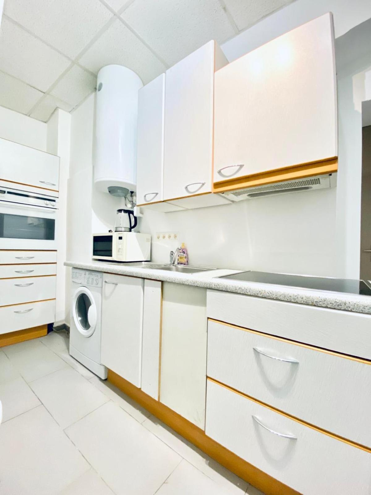 Affordable 3bedroom In Quiet Neighborhood Apartament *